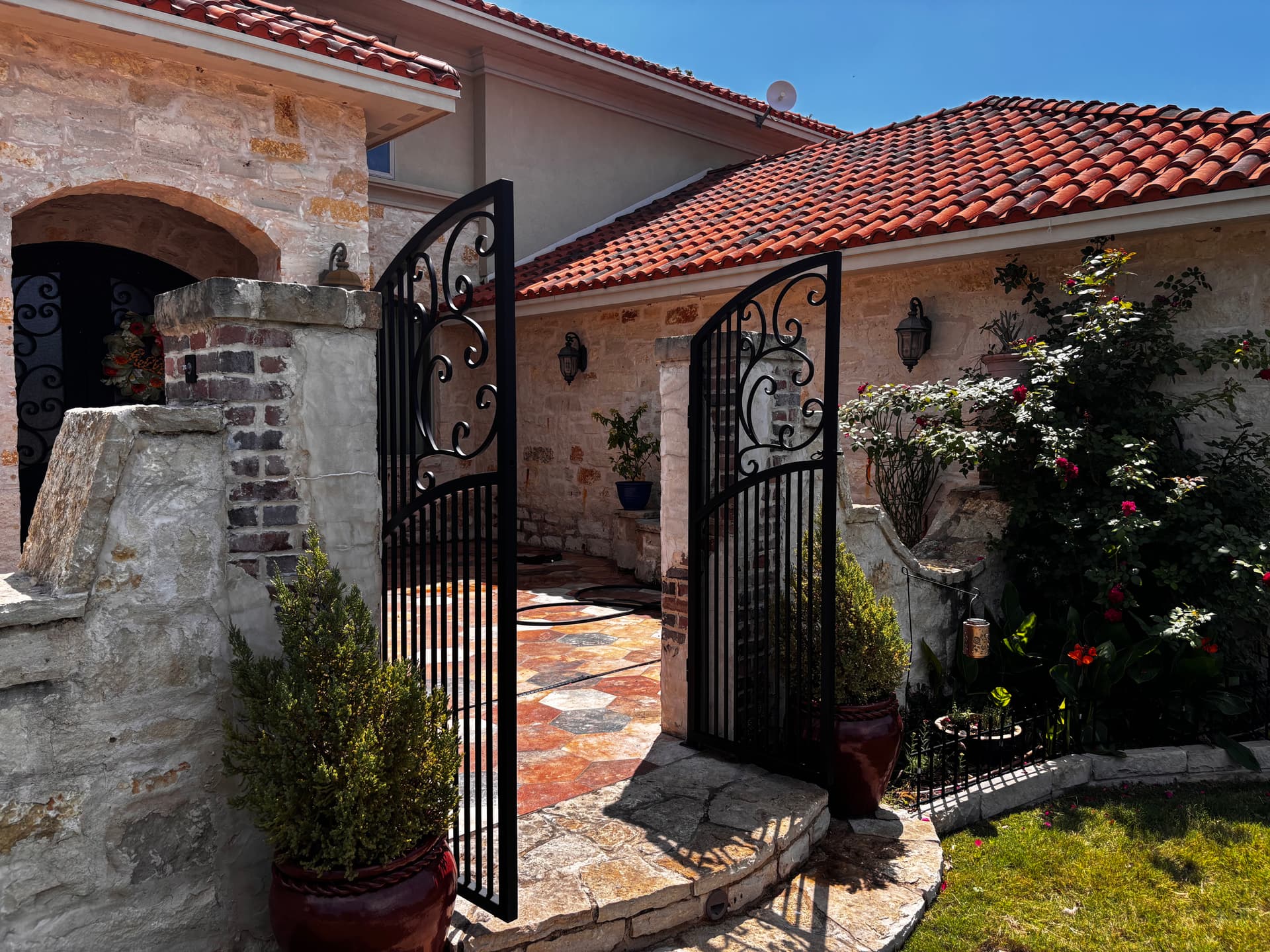 Gallery photos for Custom Double-Arch Iron Gate with Hand-Rolled Scrollwork: Image #2