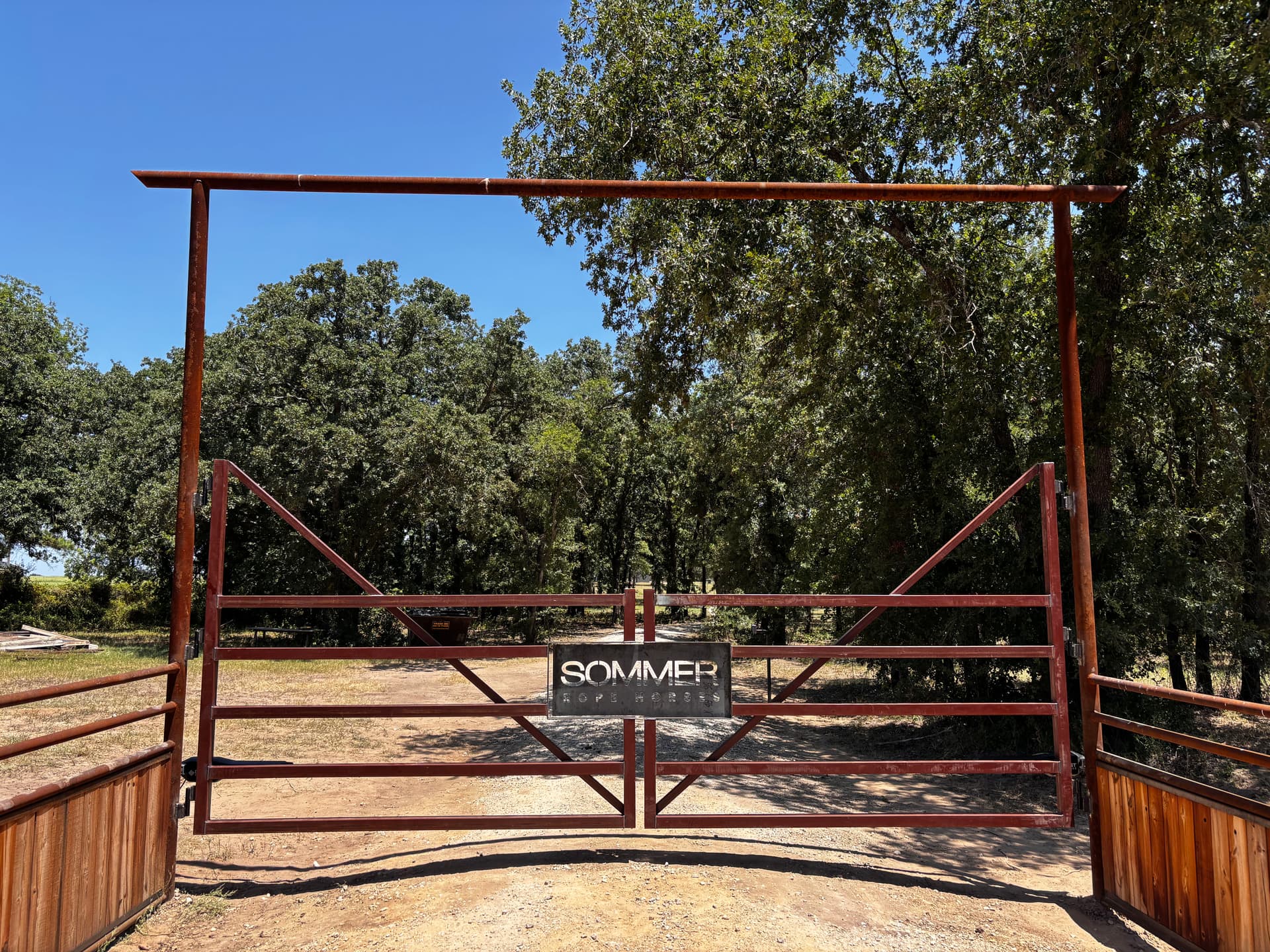 Custom Metal Entrance Gates and Ranch Signage That Last image